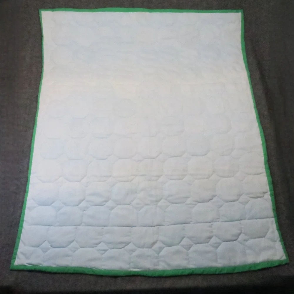 Winnie the Pooh Hexagon Patchwork Quilt Blanket 52x43 Green Nursery Crib Vtg 70s